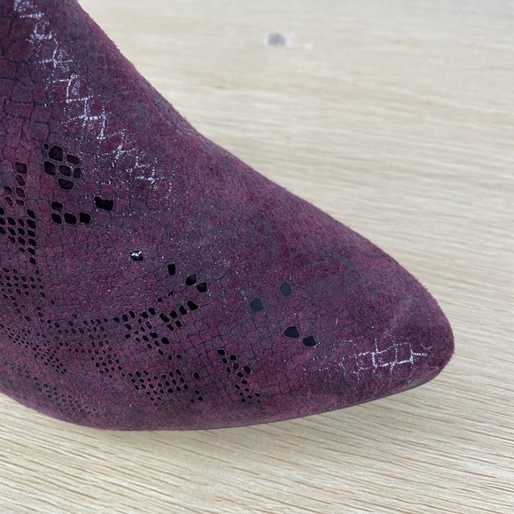 DKNY Purple Pink Modern Snakeskin Booties size 6 Stiletto Heel Ankle Boots NEW - Picture 9 of 11